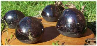 giant polished garnets 150 to 745 grams
