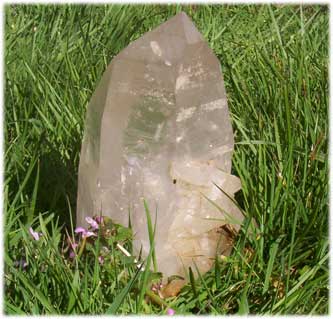 giant crystal point clear point cloudy base small opaque points 1.8kg